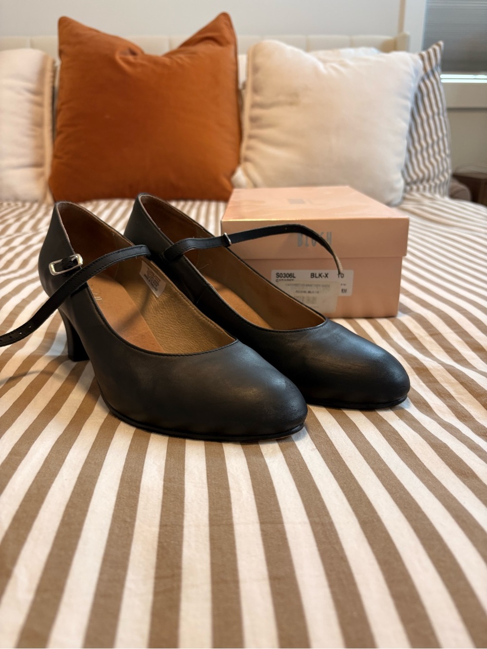 Bloch Cabaret Character Dance Shoes